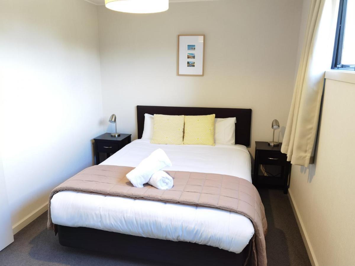 Milford Road Apartments Те Анау Екстериор снимка