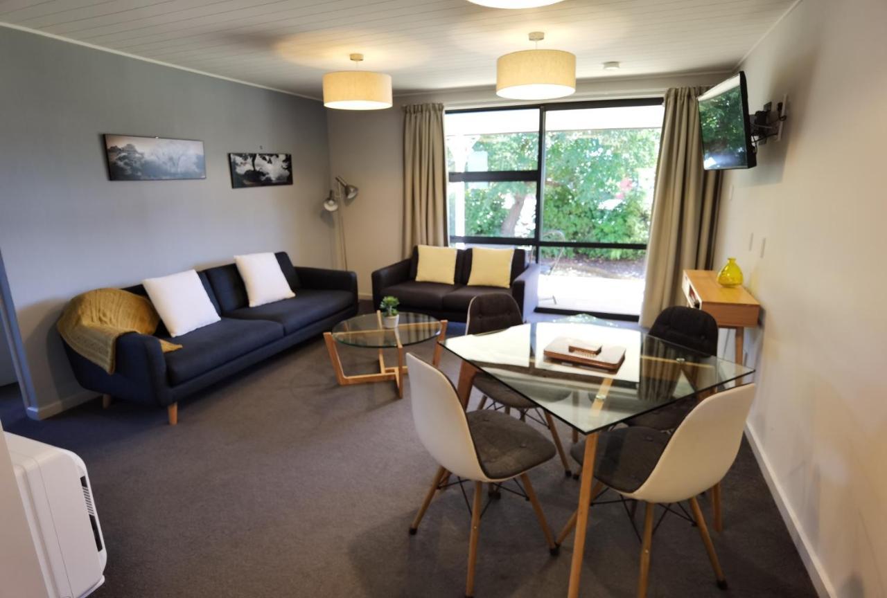 Milford Road Apartments Те Анау Екстериор снимка