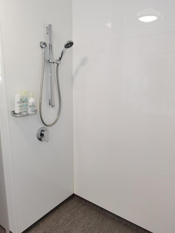 Milford Road Apartments Те Анау Екстериор снимка